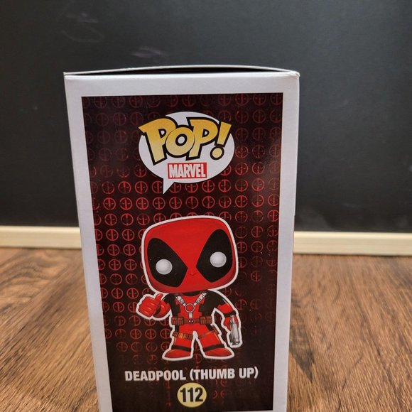 Marvel Deadpool Deadpool (Thumbs Up) Funko Pop - Picture 4 of 8